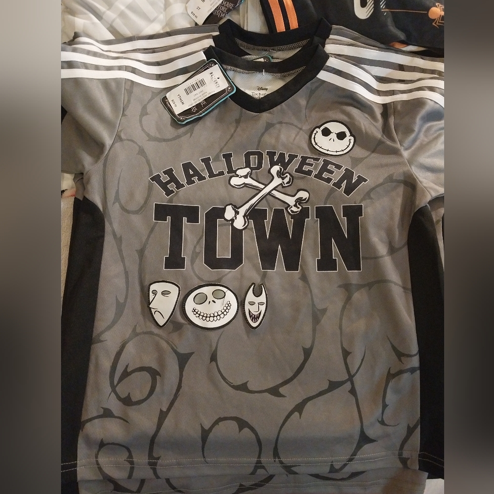 BOX LUNCH Gray Nightmare Before Christmas Jersey 💥